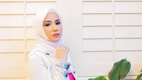 Doain istikamah ya, katanya ketika diwawancara detikcom. Pengin dekat lagi sama Allah, lanjut dia. (Foto: dok. Instagram @bellalunaferlinn) 