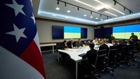 Kedua menteri AS itu juga menjanjikan bantuan militer langsung dan tidak langsung senilai lebih dari US$ 700 juta, termasuk sekitar US$ 300 juta untuk memungkinkan negara itu membeli senjata yang diperlukan.  