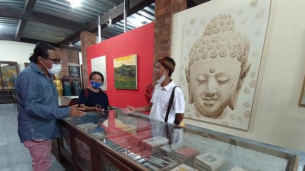 I Nyoman Alim Mustapha selaku perancang destinasi ini sudah membuat banyak sekali elemen-elemen replika yang dibawa menuju luar negeri. Baik itu berada di Vietnam, Belgia maupun lainnya. (Eko Susanto/detikTravel) I Nyoman Alim Mustapha selaku perancang destinasi ini sudah membuat banyak sekali elemen-elemen replika yang dibawa menuju luar negeri. Baik itu berada di Vietnam, Belgia maupun lainnya. (Eko Susanto/detikTravel)