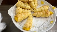 Bukan hanya menu utamanya saja yang merupakan khas Timur Tengah, menu camilannya pun demikian. Kamu bisa memilih samosa yang jadi favorit pengunjung di sini. Foto: detikcom