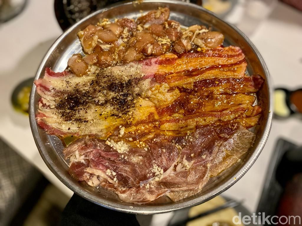 D'izgara: Menu AYCE Daging Panggang Terracota khas Timur Tengah