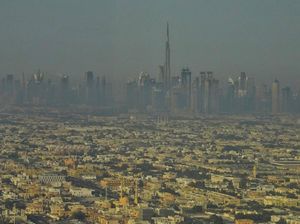 Burj Khalifa Hilang Ditelan Badai Pasir