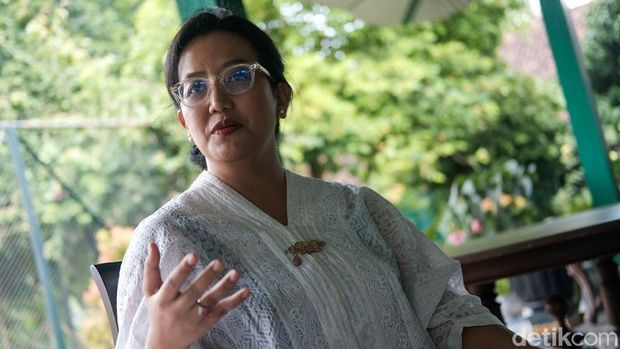 Gusti Kanjeng Ratu (GKR) Hayu Gusti Kanjeng Ratu (GKR) Hayu di Keraton Yogyakarta - Hot Questions