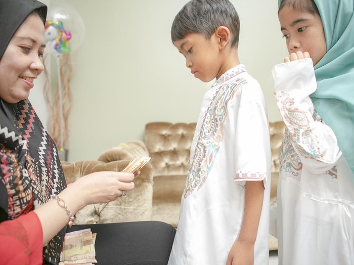 muslim in indonesia celebrate a eid-ul-fitri