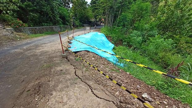 Jalur Rawan Longsor di Ponorogo ada di dua titik