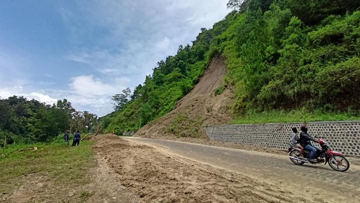 Jalur Rawan Longsor di Ponorogo ada di dua titik