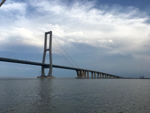 Driver Ojol Nekat Loncat dari Jembatan Suramadu, Ditemukan Tewas