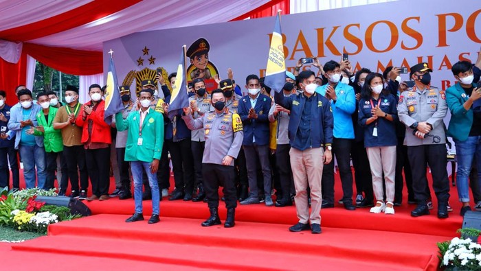 Kapolri Jenderal Listyo Sigit hadiri Baksos Polri Presisi bersama mahasiswa, BEM hingga OKP