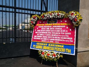 Garuda Mau Diselamatkan, Karyawan Kirim Karangan Bunga ke Kantor Erick & DPR