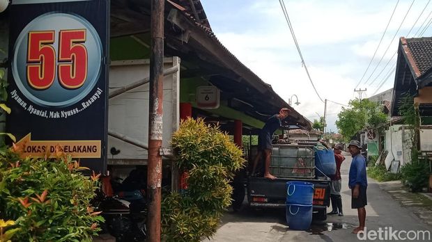 Kawasan warung pemancingan lama di Dusun Mangun Suparnan, Desa Janti, Polanharjo, Klaten, Minggu (24/4/2022).