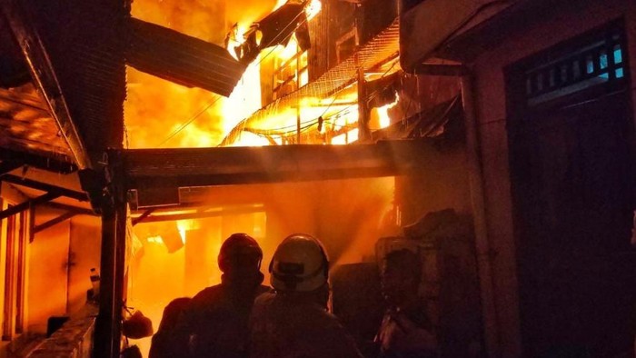 Kebakaran di Pasar Gembrong Jakarta Timur
