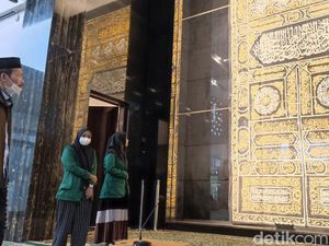 Kemewahan Masjid Al-Fattah Tulungagung Bikin Jemaah Serasa Salat di Makkah