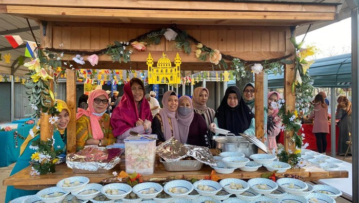 Kegiatan komunitas muslim Indonesia di Masjid Istiqlal Houston, Texas.