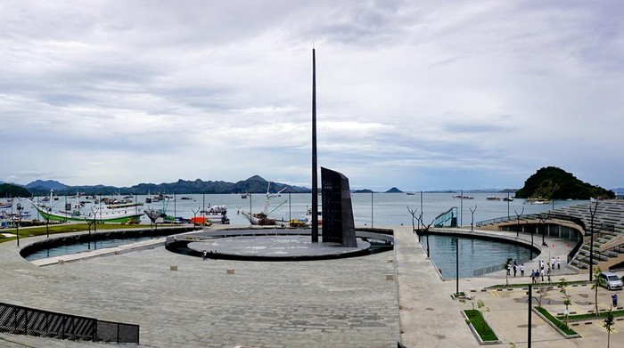 Mengintip Pantai Marina Labuan Bajo yang Makin Cantik Kawasan Pantai Marina Labuan Bajo, NTT, kini penataan sudah rampung. Wisatawan baik lokal maupun mancanegara mulai berdatangan.
