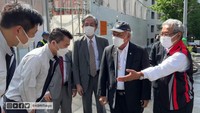 Dalam kesempatan itu, Dubes Heri dan Menteri PUPR Basuki mendengar langsung pemaparan perkembangan pembangunan gedung KBRI Tokyo yang disampaikan oleh General Project Manager Taisei Corporation Tomonori Furukawa selaku kontraktor serta Representative Director Kisho Kurokawa Architect and Associates Kyoichi Nagata selaku arsitek gedung baru KBRI Tokyo.Foto: Dok. KBRI Tokyo