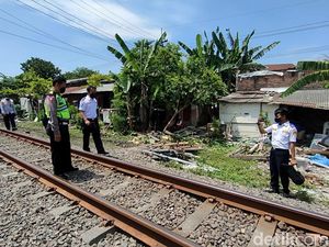 Polisi-Dishub Olah TKP di Lokasi Mobil Tertabrak KA Tewaskan 3 Orang