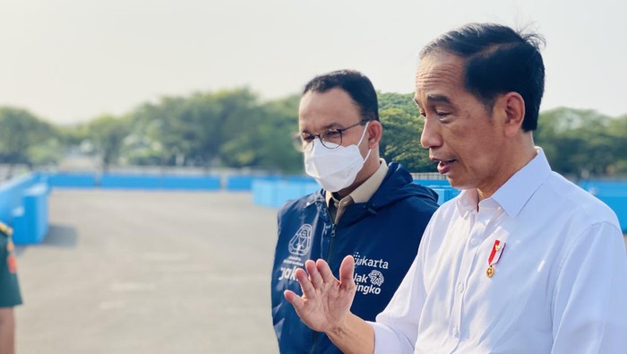 Momen Jokowi Tinjau Sirkuit Formula E
