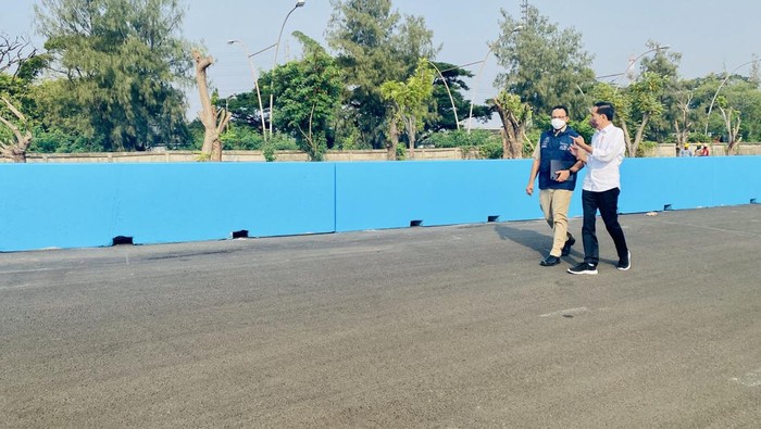 Momen Jokowi Tinjau Sirkuit Formula E