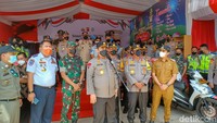 Pihaknya menyebutkan saat ini telah menyiapkan ribuan pos pelayanan dan pos terpadu yang tersebar di seluruh Indonesia. Gatot menjelaskan saat ini para pemudik belum mengalami peningkatan yang signifikan. Kata dia, jika mengalami kepadatan telah disiapkan berbagai skema mengurai arus lalu-lintas.
