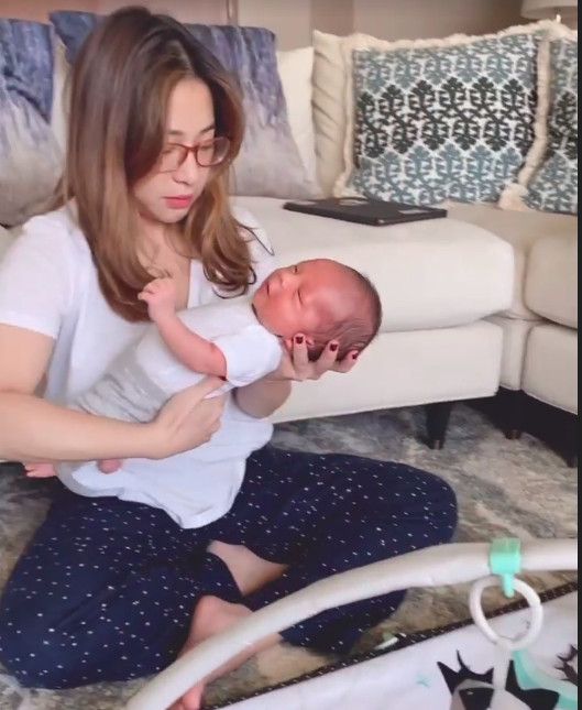 Cara duduk Nikita Willy.