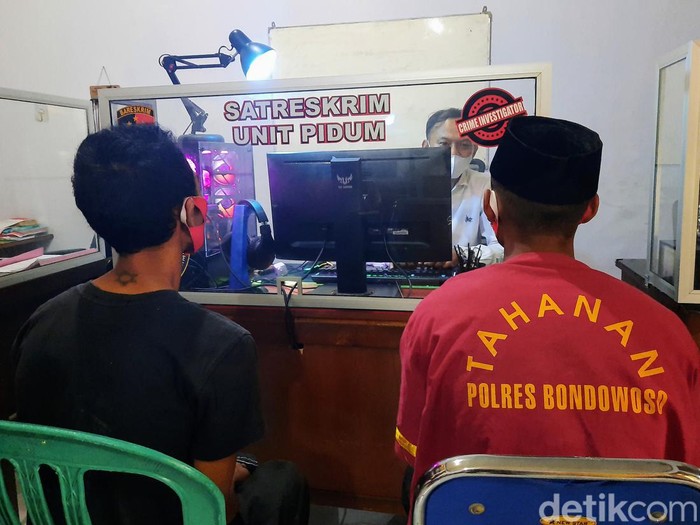 Pelaku saat diperiksa