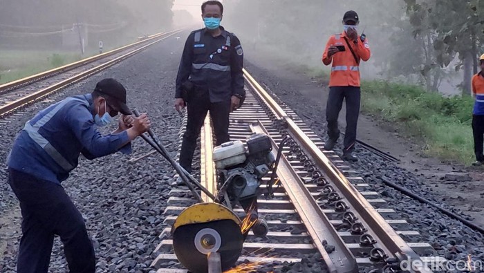 perawatan rel kereta api