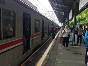 Viral Pria Ngamuk Usai Merokok di Area Stasiun Sudirman, KCI Bertindak