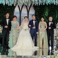 Putri Hary Tanoesoedibjo konglomerat pemilik MNC Group, Jessica Tanoesoedibjo menikah dengan Jonathan Natakusuma Sariaatmadja pada 22 April 2022. Pernikahan Jessica dengan putra bos Emtek Group, Fofo Sariaatmadja, digelar mewah di Park Hyatt Jakarta. Foto: dok. Instagram @liliana_tanoesoedibjo