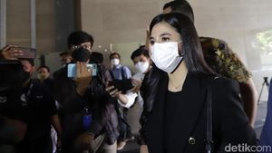 DJ Una Serba Hitam Datangi Bareskrim