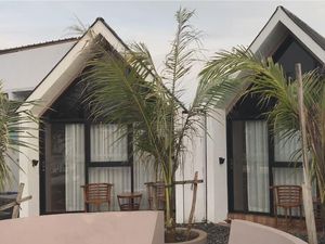 Nikmatnya Bersantai di Resor Ocean View Pantai Karang Potong