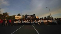 Unjuk rasa juga digelar di wilayah-wilayah lainnya secara nasional, dengan kerumunan demonstran menyerbu rumah dan kantor tokoh pemerintahan. Pekan ini, seorang pria tewas ditembak ketika polisi melepas tembakan ke blokade jalan di pusat kota Rambukkana -- kematian pertama dalam unjuk rasa sejak bulan lalu.  