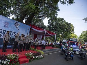 Polda Metro Jaya Lepas Ratusan Penumpang Mudik Gratis