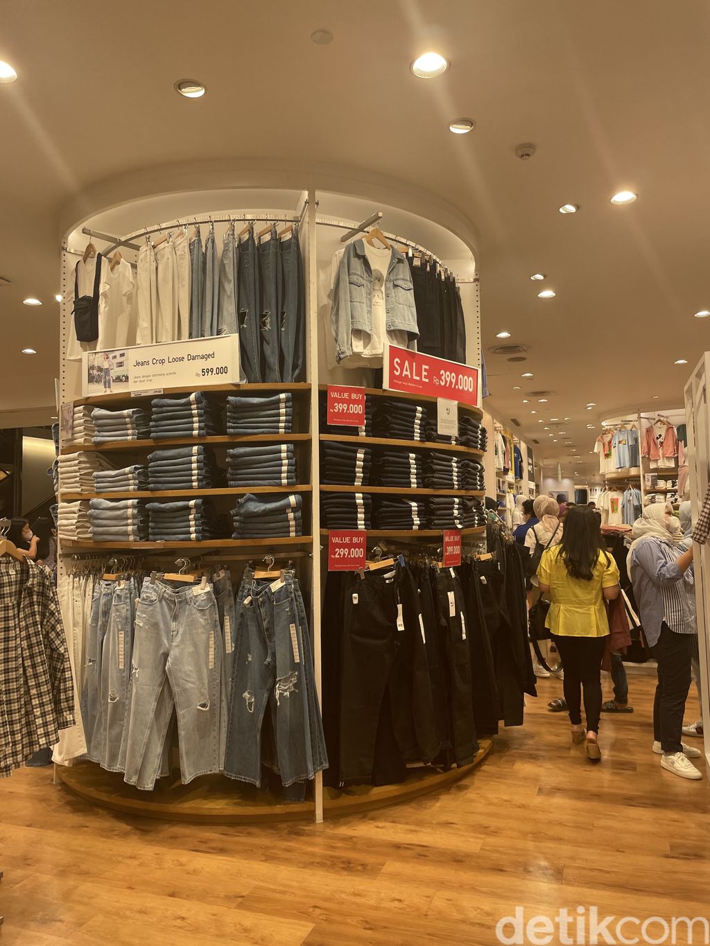 Sale uniqlo