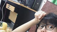 Lewat akun Instagramnya, Sarah tak hanya membagikan momen serunya saat main game tapi juga saat makan bakso ukuran jumbo. Tak hanya satu porsi, Sarah pamer dua porsi bakso jumbo yang besar. Foto: Instagram @sarahvilo.id