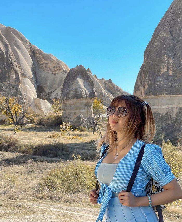 Sarah Viloid, Gamers Cantik dan Seksi yang Hobi Makan Bakso Jumbo Sarah Viloid, Gamers Cantik dan Seksi yang Hobi Makan Bakso Jumbo