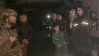Mengutip Reuters, pabrik baja Azovstal menjadi tempat berlindung bagi sejumlah warga sipil dan pasukan Ukraina di tengah serangan Rusia di kota Mariupol sejak beberapa waktu lalu.