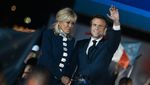 Senyum Kebahagiaan Macron Usai Pertahankan Kursi Presiden Prancis