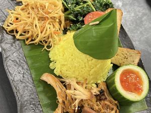 Resep Tumpeng Nasi Kuning Lomba 17 Agustus yang Enak dan Lezat
