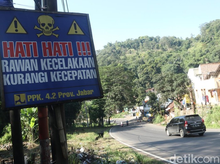 Suasana arus mudik di Jalur Nagreg.