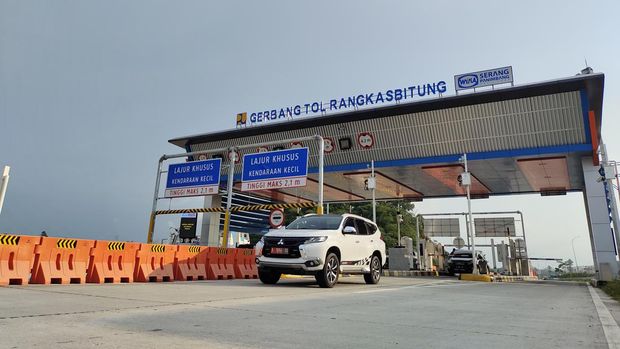 Suasana Terminal Tipe A Lebak dan Jalan Tol Serang-Panimbang di Rangkasbitung sepi pemudik. (Foto: Fathul Rizkoh/detikcom)