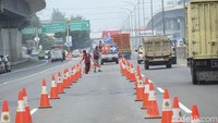 Wakapolri Komjen Pol Gatot Eddy Pramono saat melakukan kunjungan ke Pos Terpadu Cileunyi, Kabupaten Bandung, Senin (25/4/2022) mengatakan, selain di Cikampek, pihaknya juga akan melakukan uji coba ganjil genap di beberapa ruas tol lainnya. Rifkianto Nugroho/detikcom.