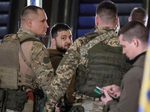 Temui Blinken, Zelensky Berharap AS Kirim Senjata Khusus