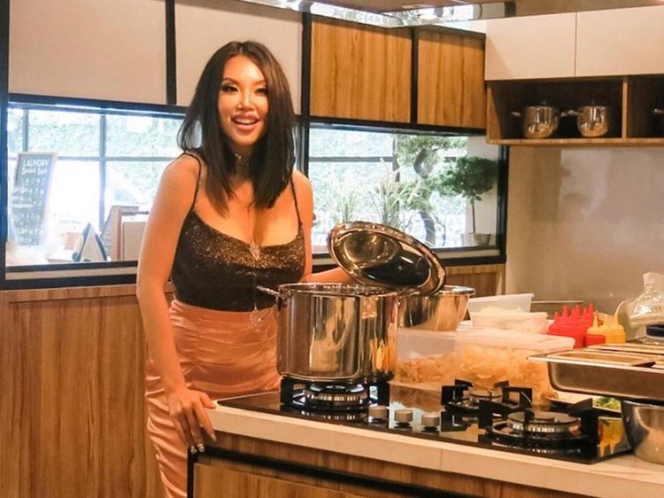 6 Potret Vindy Lee, Chef Bergaya Crazy Rich yang Sumber Cuannya Dipertanyakan