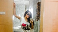 Kepada Feni Rose, Vindy Lee buka-bukaan soal sumber cuannya. (Foto: dok. Instagram @vindylee) 