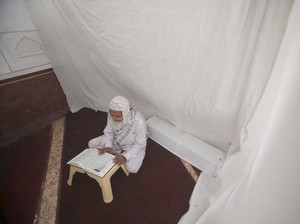 Jam Berapa Sebaiknya Memulai Iktikaf di Masjid?