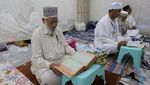 Warga Pakistan Khusyuk Iktikaf untuk Raih Lailatulqadar