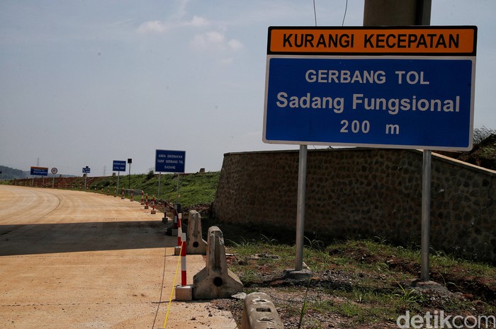 Jalan Tol Jakarta-Cikampek (Japek) II Selatan standby dibuka jika terjadi kemacetan parah selama arus mudik dan balik Lebaran 2022.