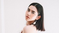 Ziva Magnolya, penyanyi cantik jebolan Indonesian Idol. Lagu-lagunya selalu berhasil menjadi hits karena suaranya yang indah dan unik. Foto: Instagram @zivamagnolya