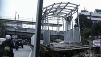 Sebanyak 11 halte TransJakarta akan ditutup sementara dalam rangka revitalisasi guna meningkatkan kapasitas dan pelayanan transportasi publik, khususnya di DKI Jakarta.