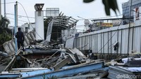 Total anggaran revitalisasi puluhan halte itu mencapai Rp 600 miliar.